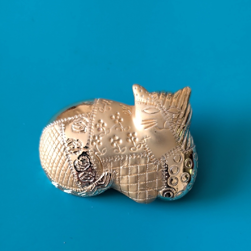 Gold Tone Cat Brooch